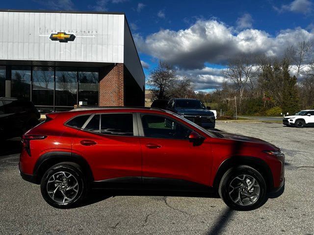 Used 2024 Chevrolet Trax LT w/ Driver Confidence Package image 4