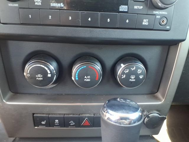 Used 2012 Jeep Liberty Sport image 17