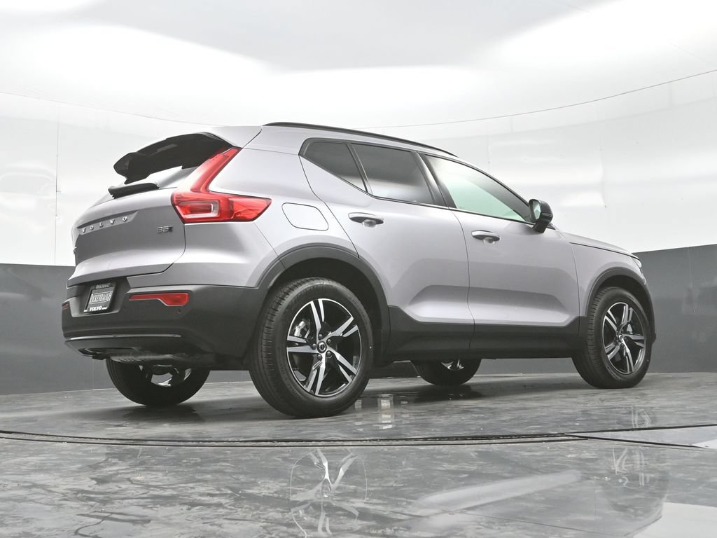 New 2026 Volvo XC40 B5 Core w/ Protection Package Premier AWD/4WD image 23