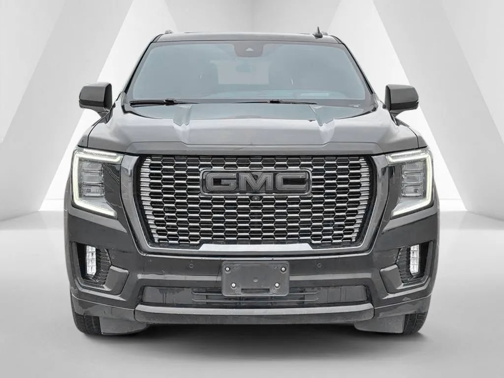 Used 2024 GMC Yukon Denali Ultimate AWD/4WD image 2