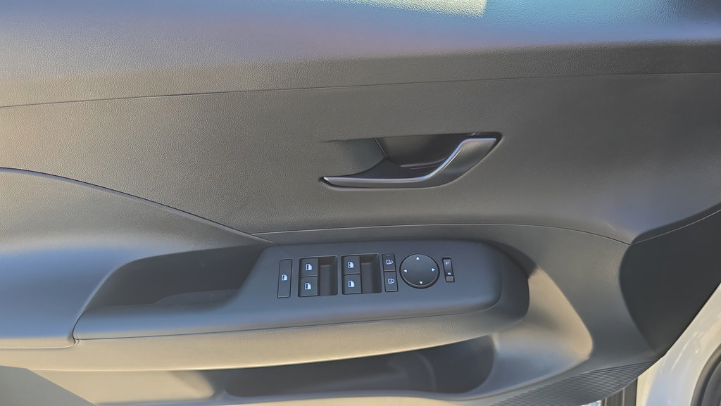 New 2027 Hyundai Kona SE AWD/4WD image 17