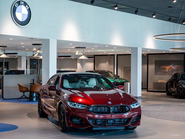 Used 2023 BMW M550i xDrive w/ Dynamic Handling Package image 45