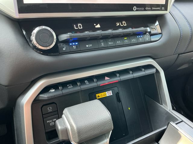 Used 2024 Toyota Tundra Platinum AWD/4WD image 22