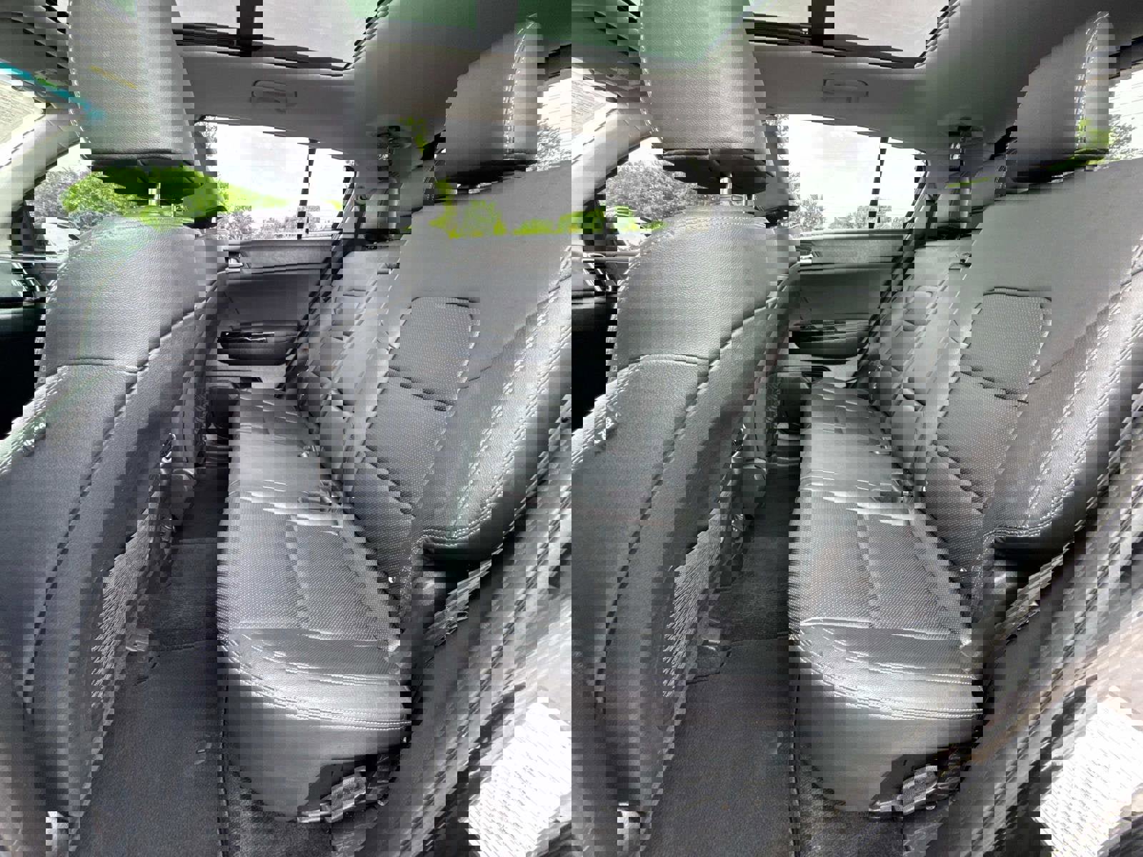 Used 2022 Kia Sportage EX image 11