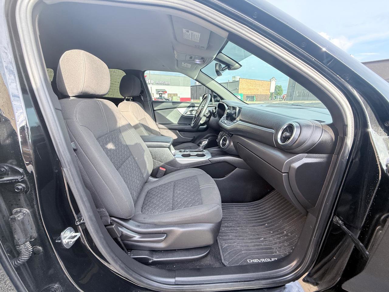 Used 2019 Chevrolet Blazer LT FWD image 11