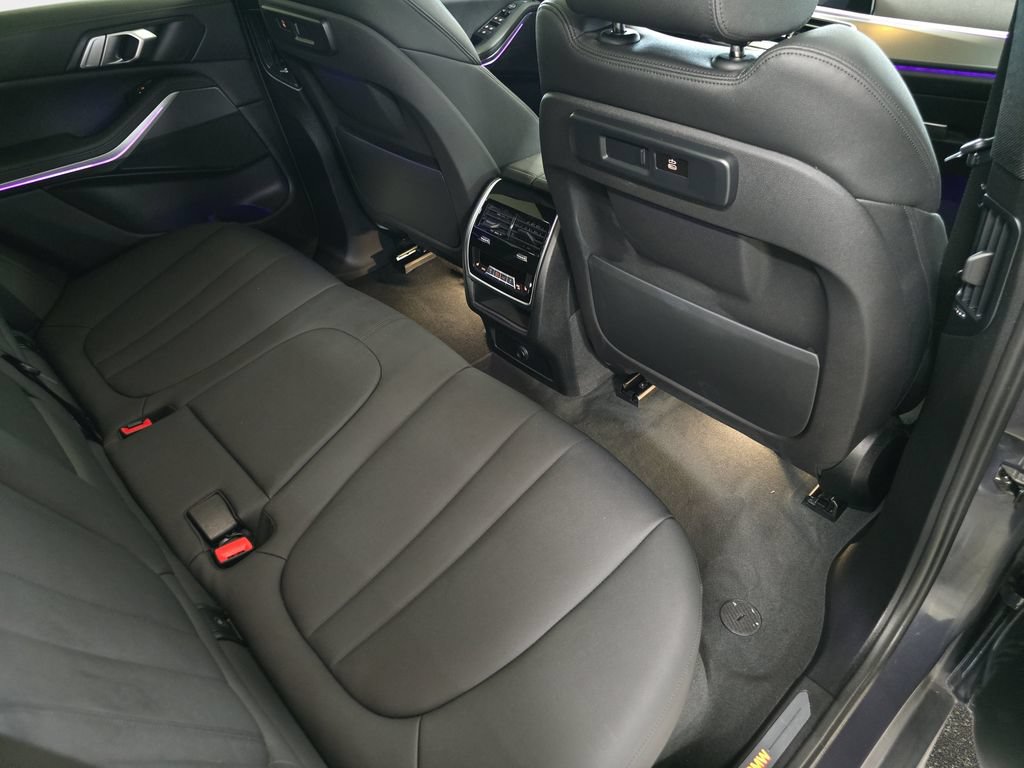 Used 2019 BMW X5 xDrive40i w/ Convenience Package AWD/4WD image 16