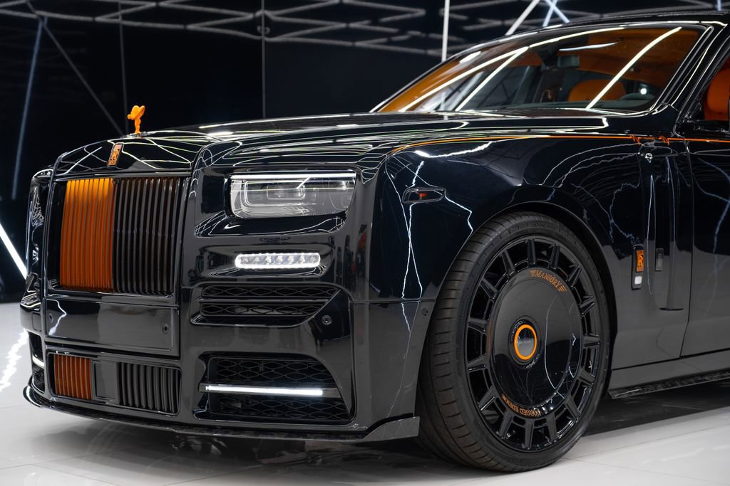 Used 2025 Rolls-Royce Phantom Sedan RWD image 5