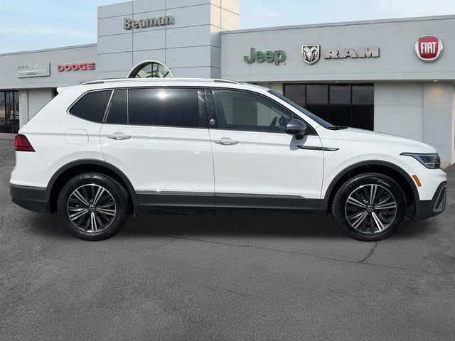 Used 2024 Volkswagen Tiguan SE FWD image 8