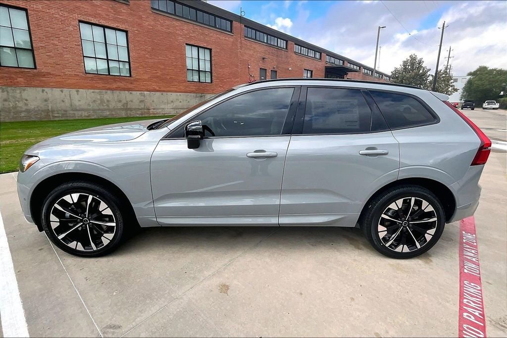 New 2026 Volvo XC60 B5 Plus AWD/4WD image 21