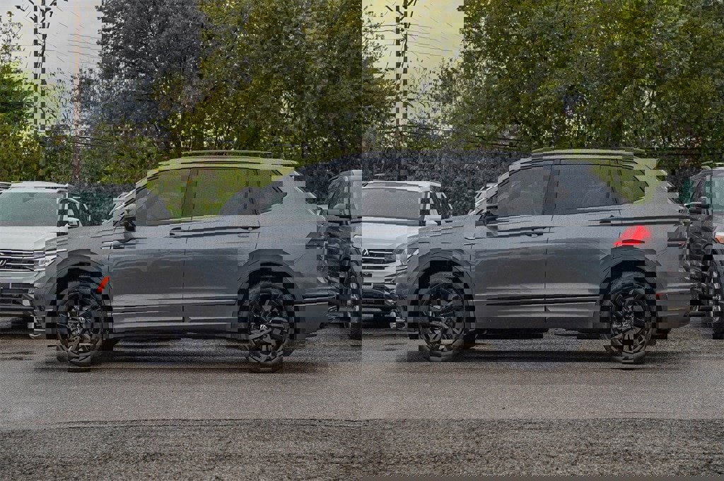 New 2024 Volkswagen Tiguan SE R-Line image 4
