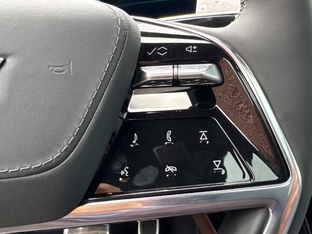 New 2026 Cadillac Vistiq Premium Luxury AWD/4WD image 26