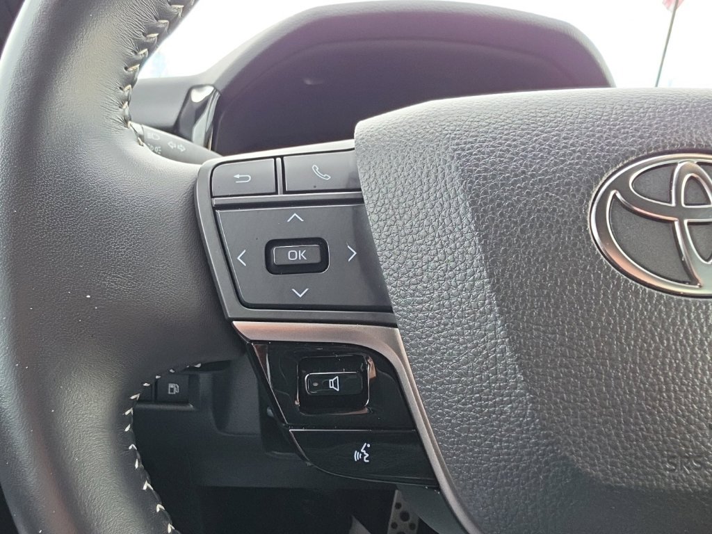 Used 2025 Toyota Camry SE FWD image 20