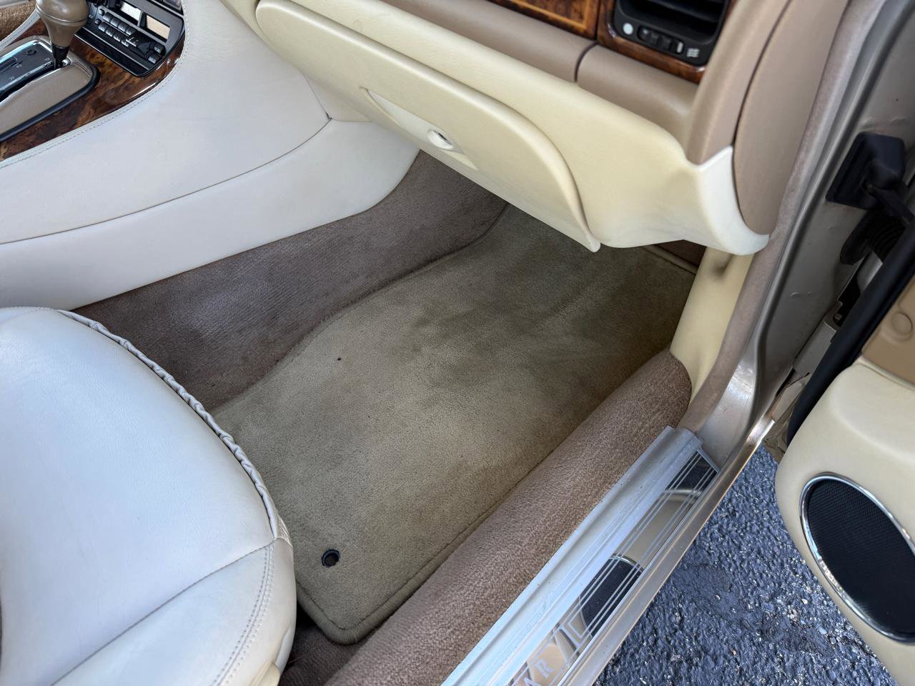 Used 1997 Jaguar XJ Vanden Plas Vanden Plas image 24