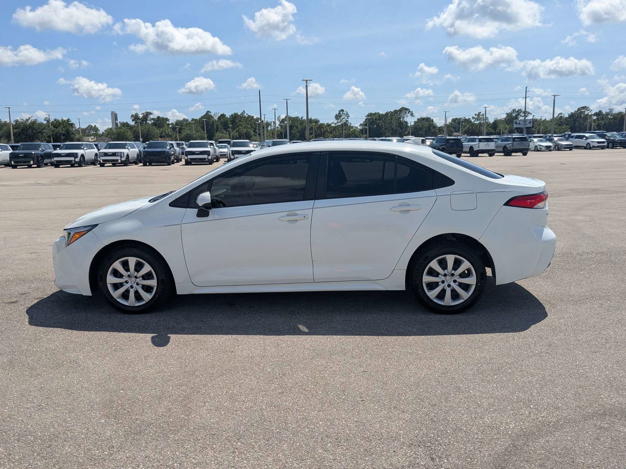 Used 2023 Toyota Corolla LE FWD image 8