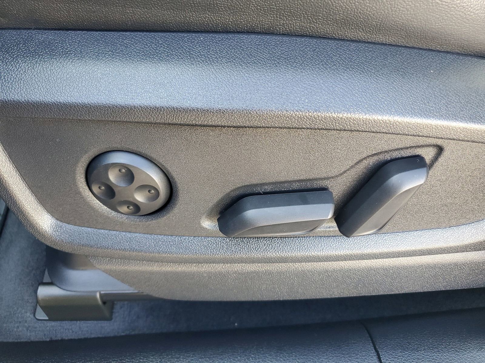 Used 2024 Audi Q5 e Premium Plus w/ Premium Plus Package image 21