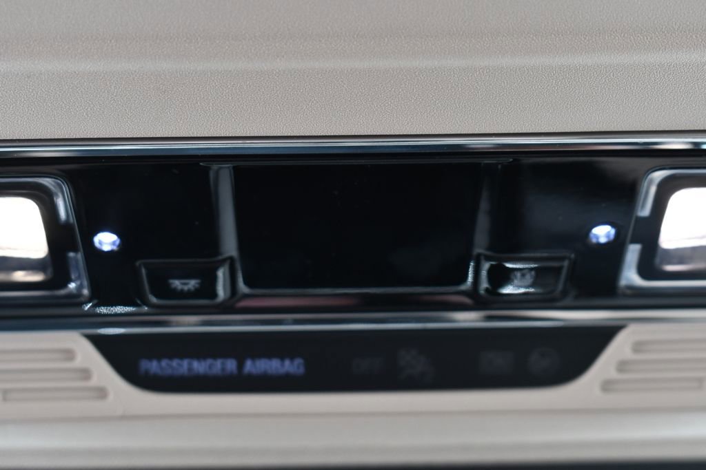 Used 2022 Lincoln Corsair AWD w/ Equipment Group 101A image 32