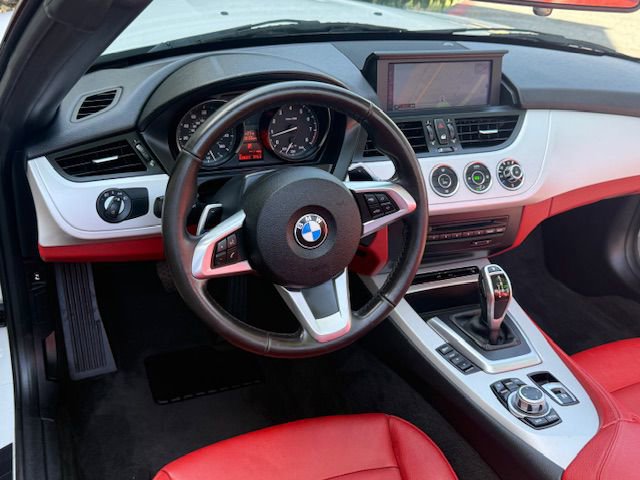 Used 2012 BMW Z4 sDrive28i RWD image 9