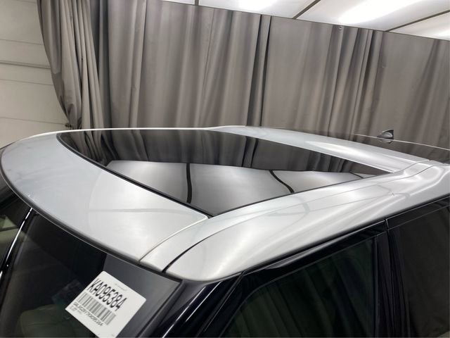 Used 2019 Land Rover Discovery SE AWD/4WD image 13