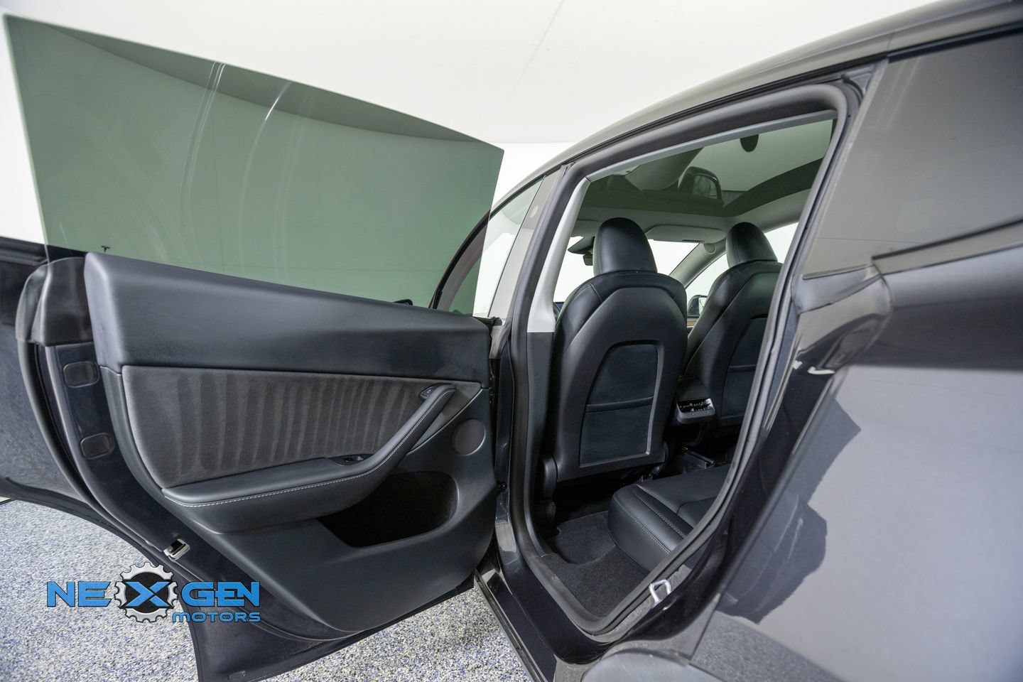 Used 2025 Tesla Model Y Performance AWD/4WD image 25