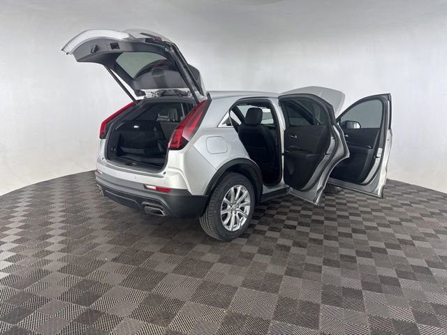 Used 2021 Cadillac XT4 Luxury w/ Driver Awareness Package image 18