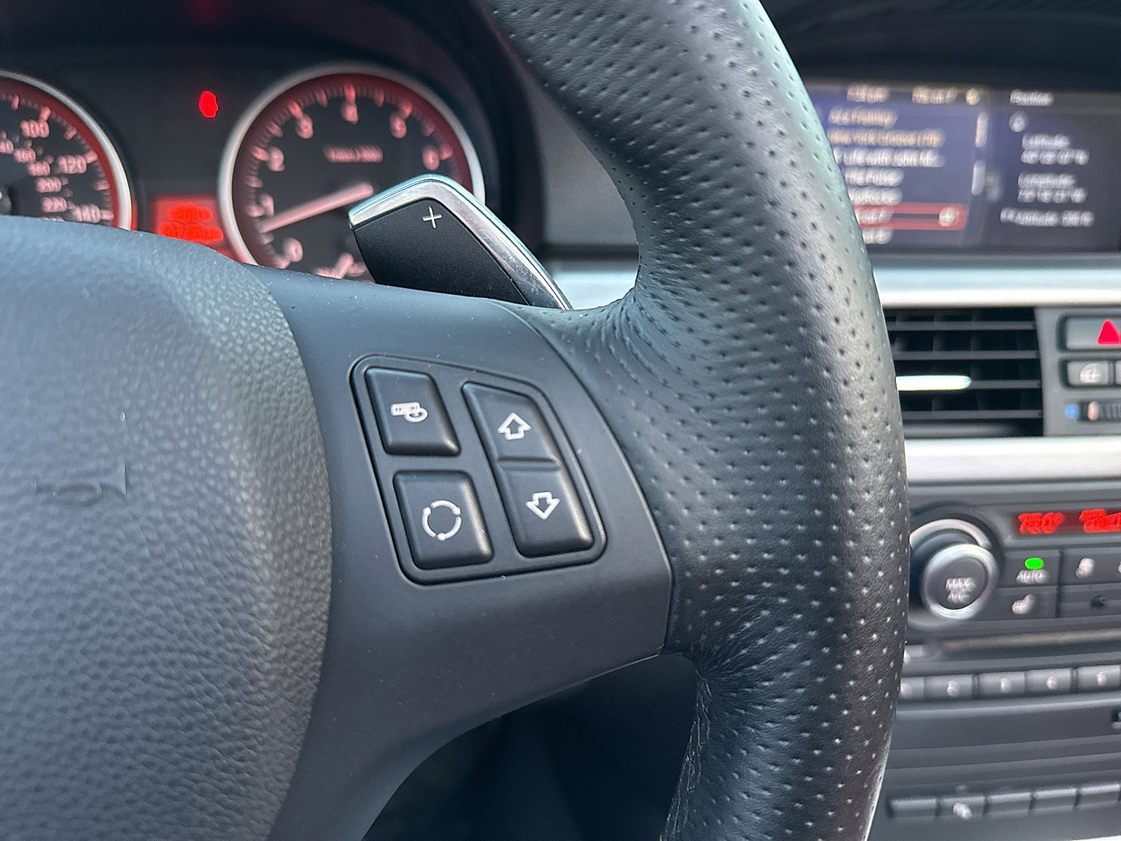 Used 2013 BMW 335i Convertible RWD image 45