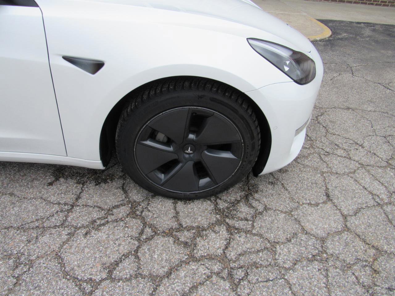 Used 2022 Tesla Model 3 Long Range AWD/4WD image 30