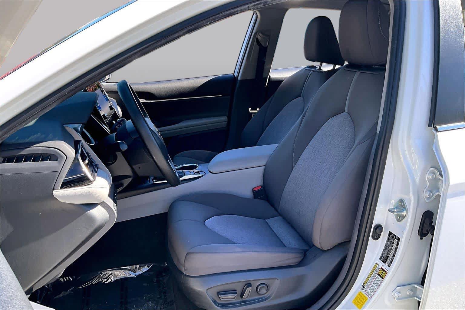 Used 2022 Toyota Camry LE FWD image 8