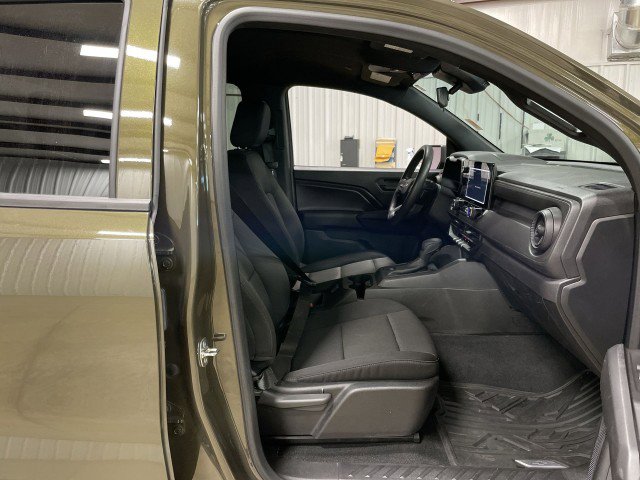 Used 2024 Chevrolet Colorado W/T image 26
