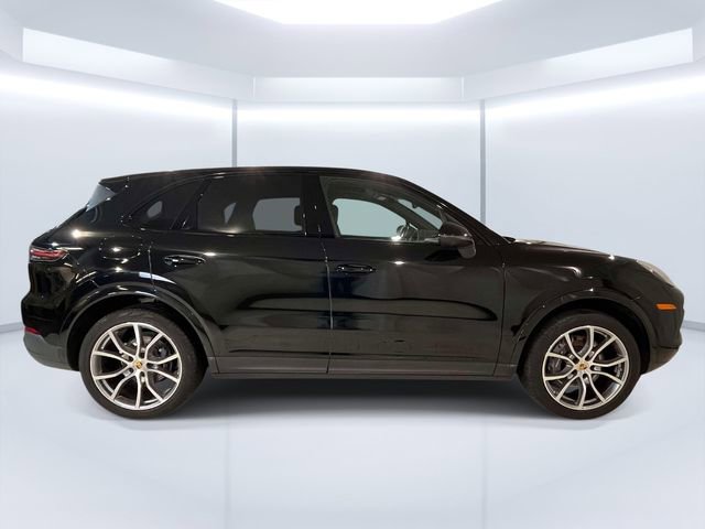 Used 2023 Porsche Cayenne w/ Premium Package image 10