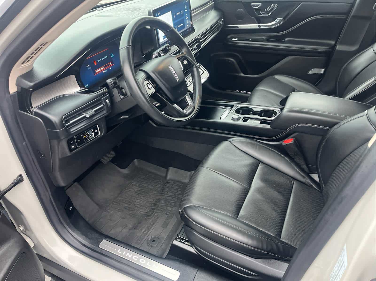 Used 2024 Lincoln Corsair Grand Touring image 29