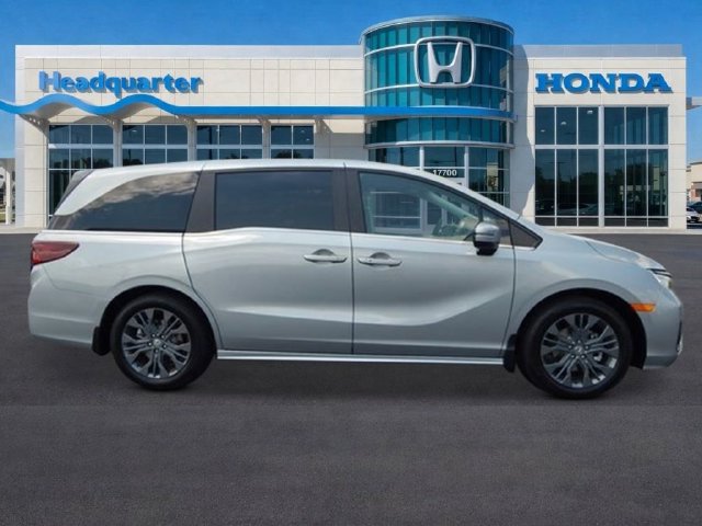 New 2027 Honda Odyssey Touring image 2