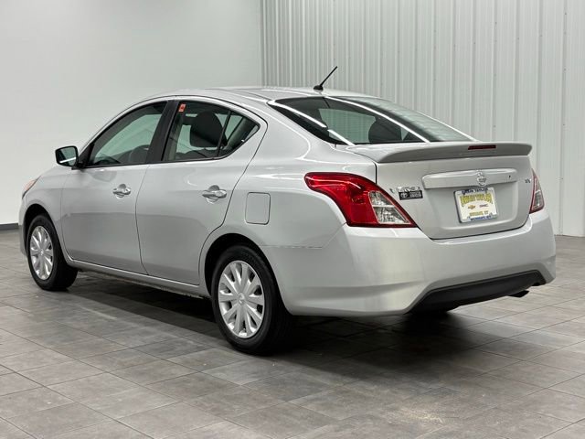 Used 2018 Nissan Versa SV FWD image 4