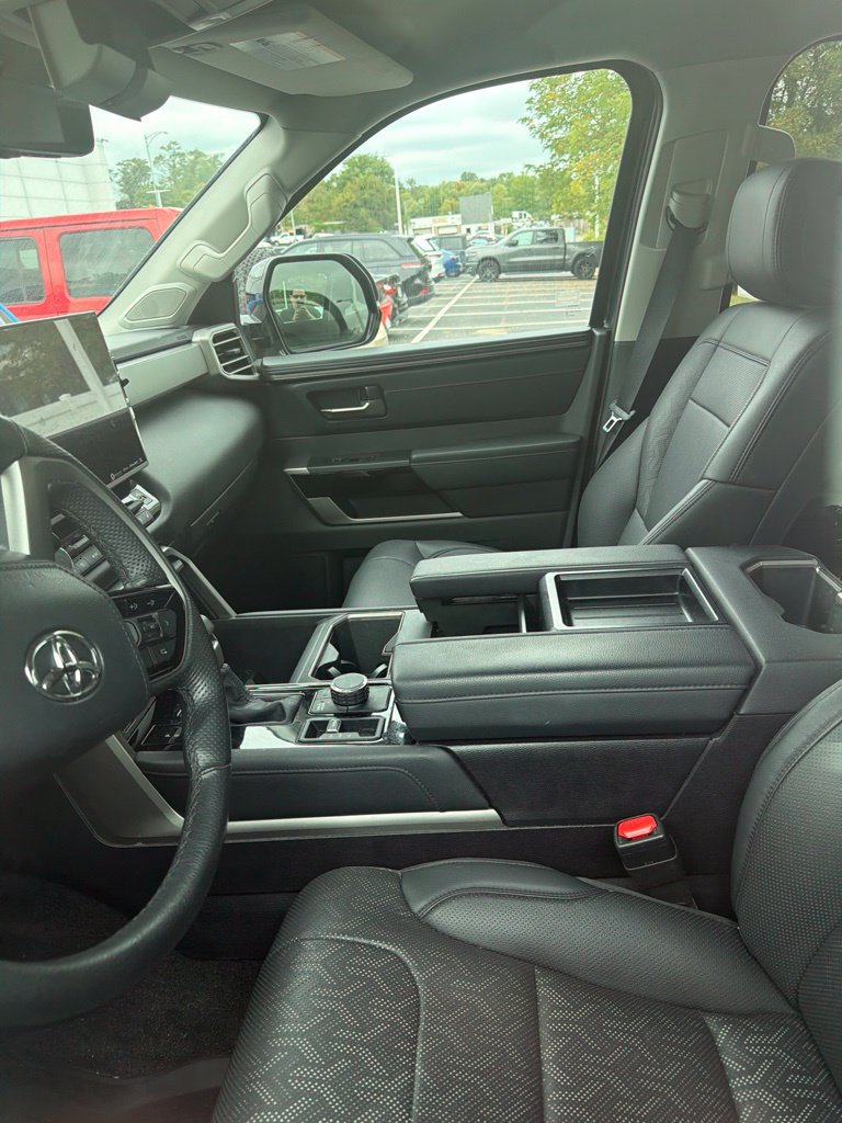 Used 2024 Toyota Tundra Limited AWD/4WD image 8