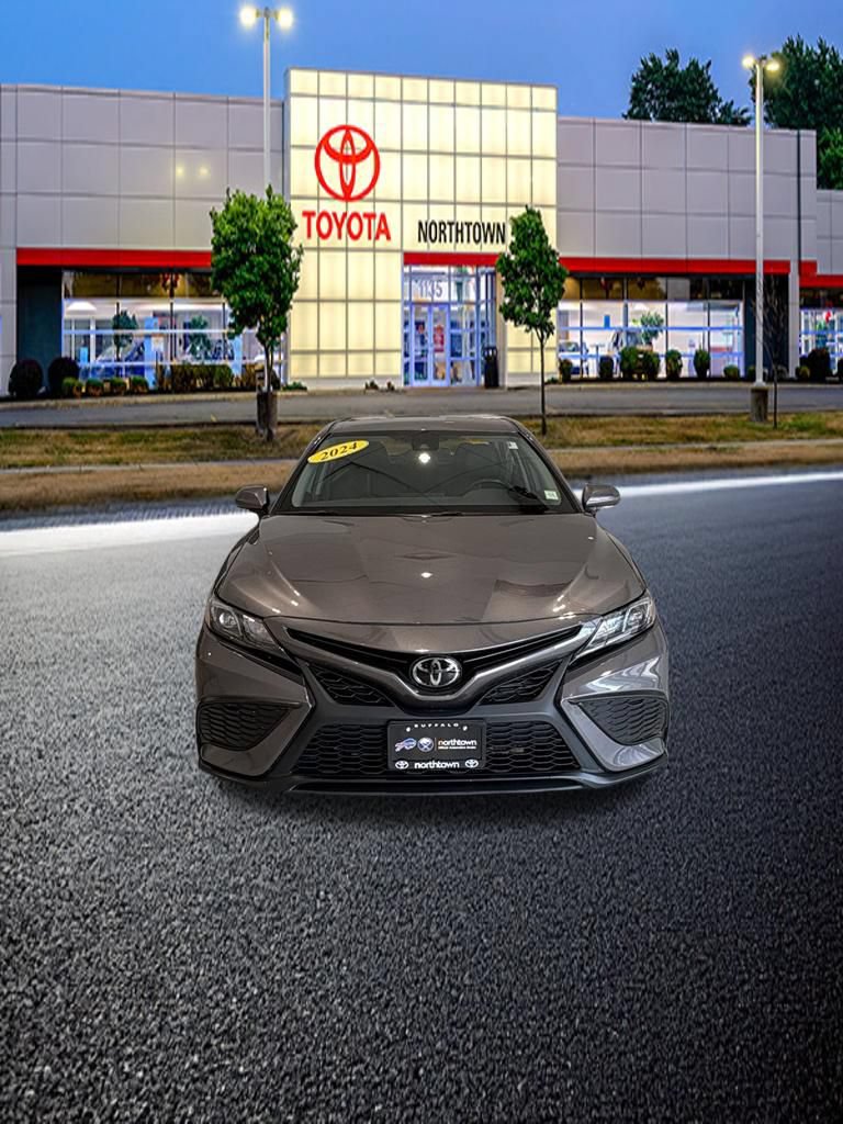 Used 2024 Toyota Camry SE w/ Cold Weather Package AWD/4WD image 6