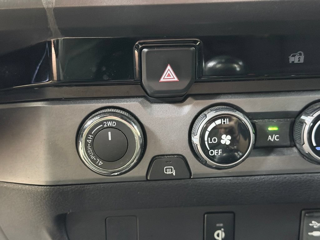Used 2017 Toyota Tacoma TRD Sport w/ Tow Package AWD/4WD image 42