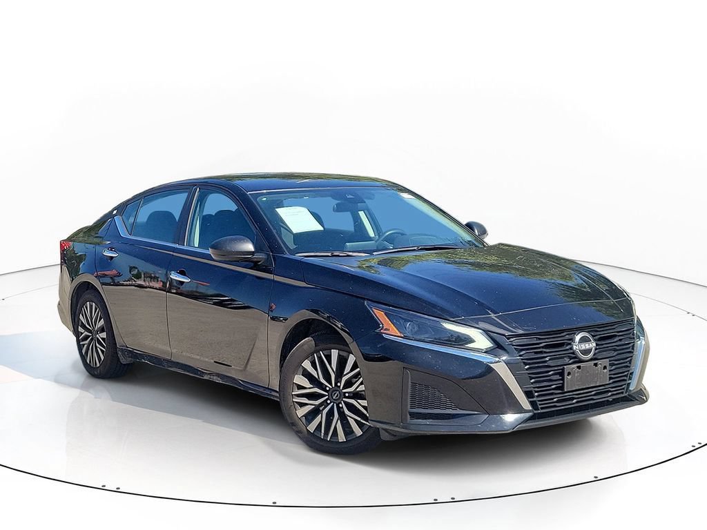 Used 2025 Nissan Altima 2.5 SV