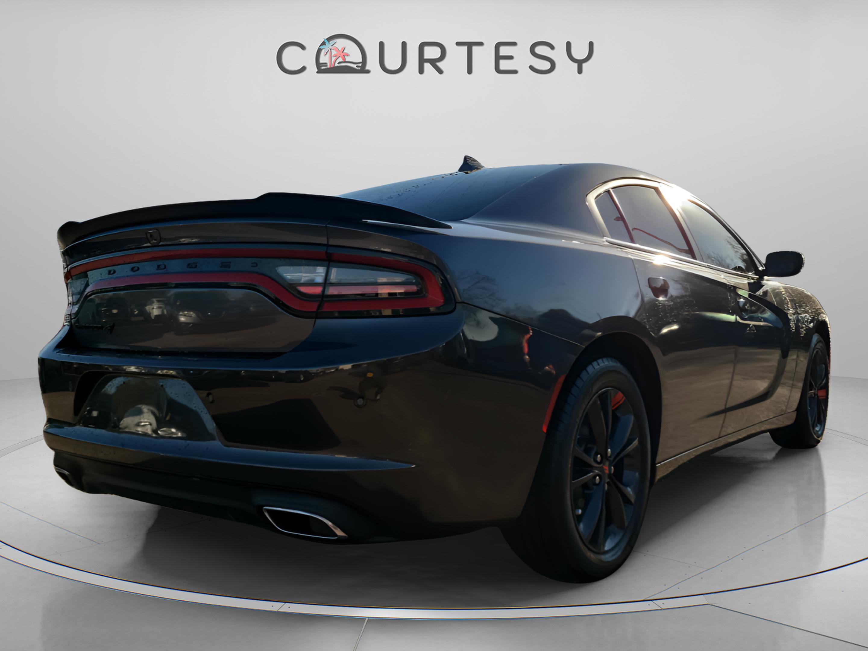 Used 2022 Dodge Charger SXT w/ Blacktop Package image 4