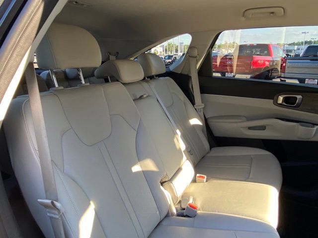 Used 2022 Kia Sorento S AWD/4WD image 25