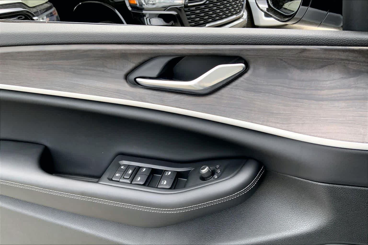 New 2026 Jeep Grand Cherokee Altitude RWD image 17