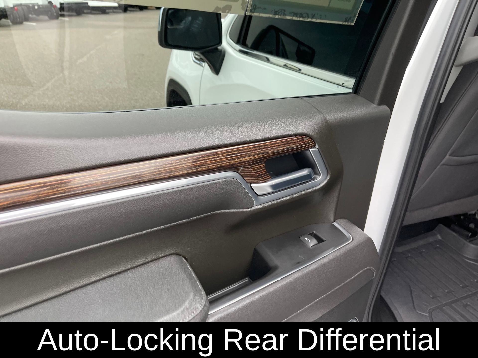 Used 2025 GMC Sierra 1500 SLE image 20