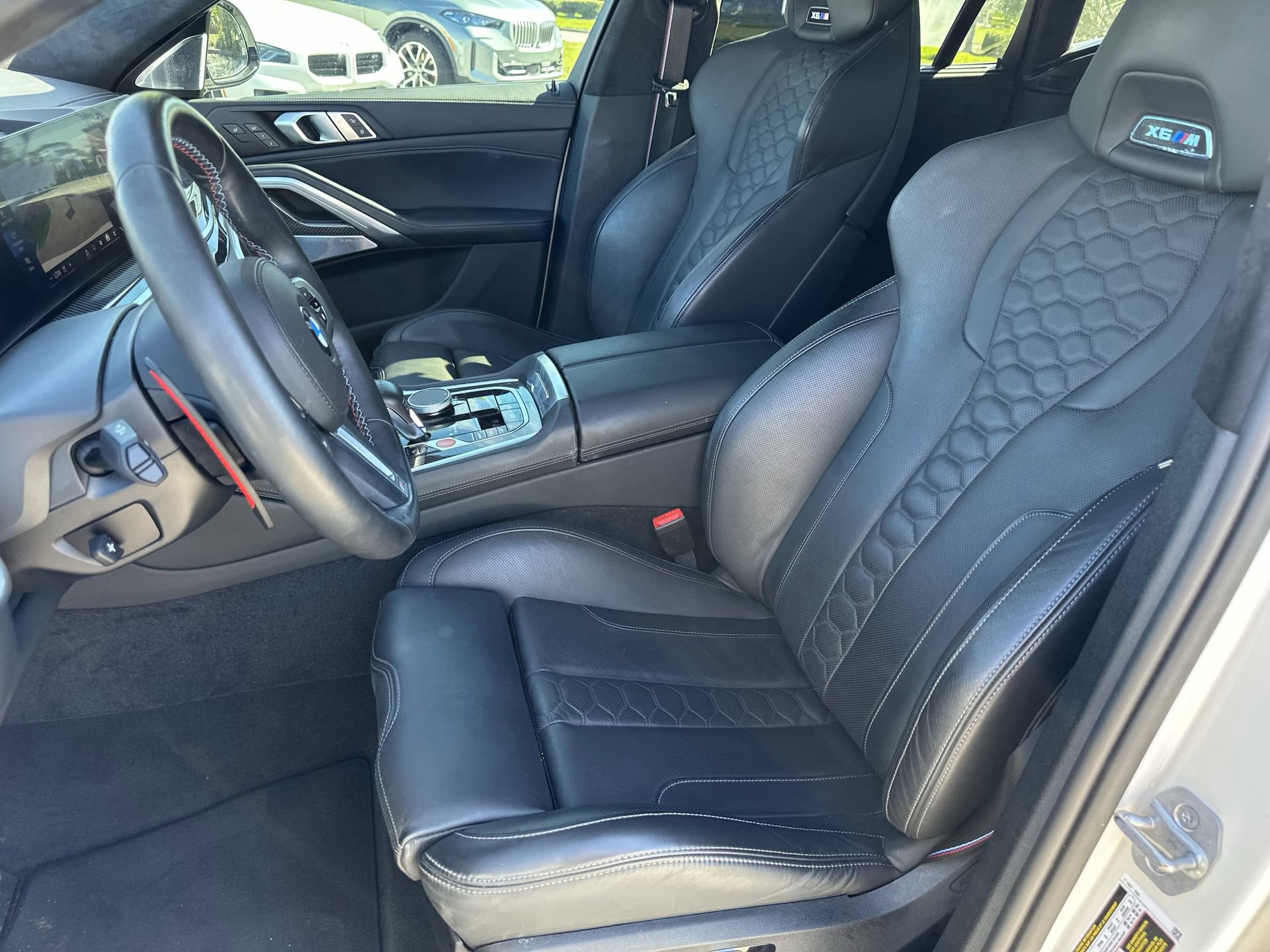 Used 2025 BMW X6 M Competition w/ Executive Package image 21