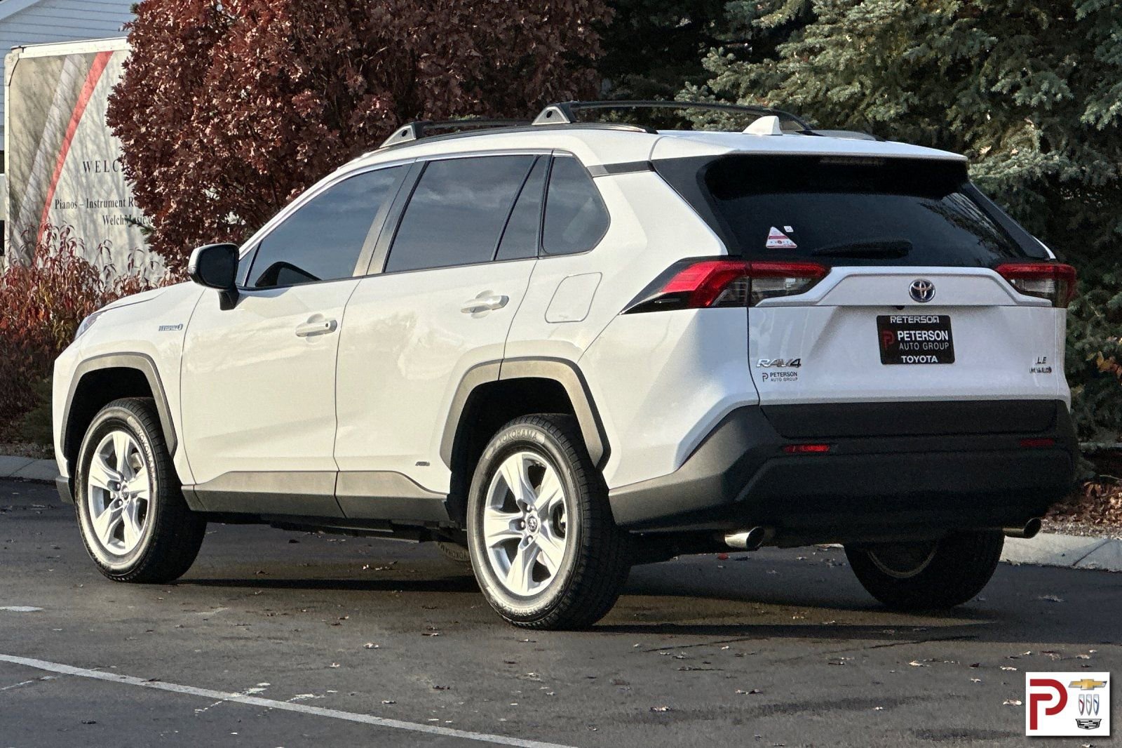 Used 2021 Toyota RAV4 LE image 6