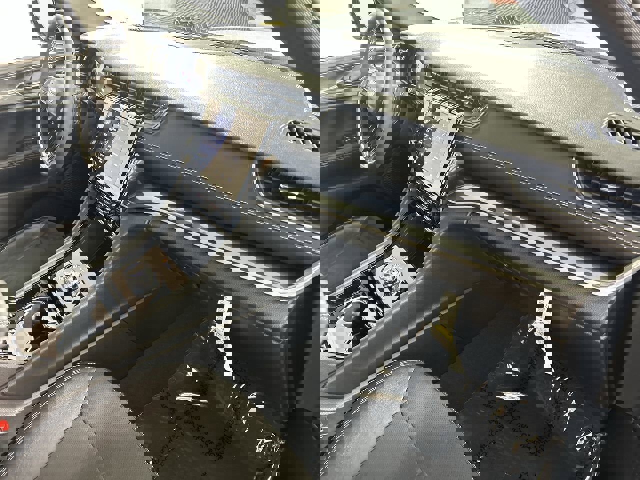 Used 2023 Jeep Grand Cherokee L Laredo image 26