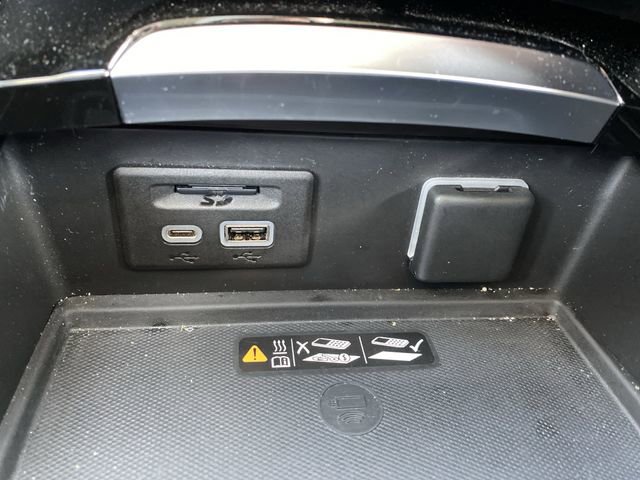 Used 2021 Buick Envision Avenir w/ Technology Package II image 27