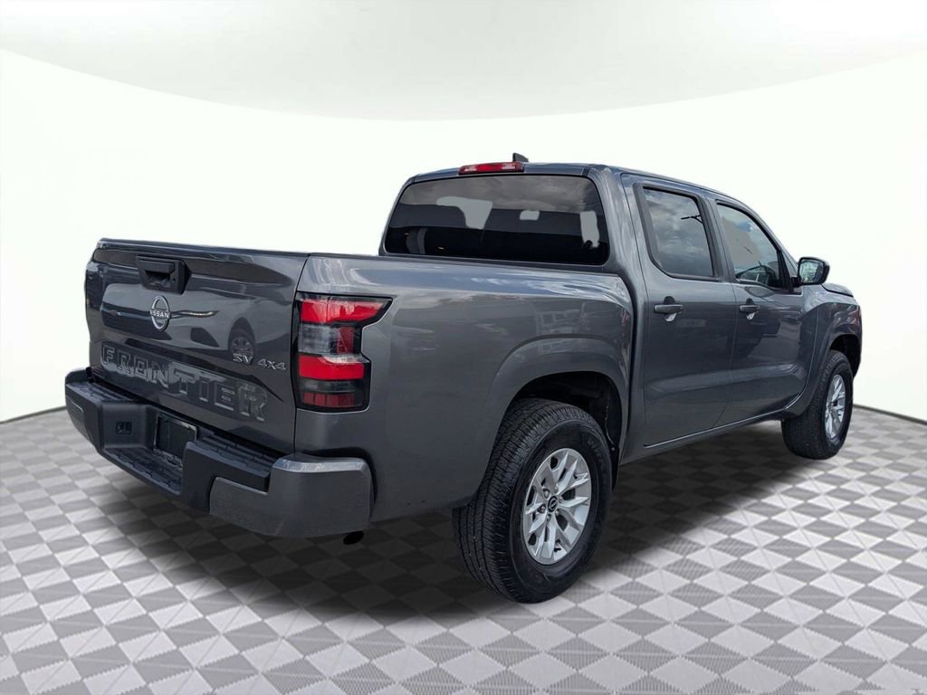Used 2024 Nissan Frontier SV image 3