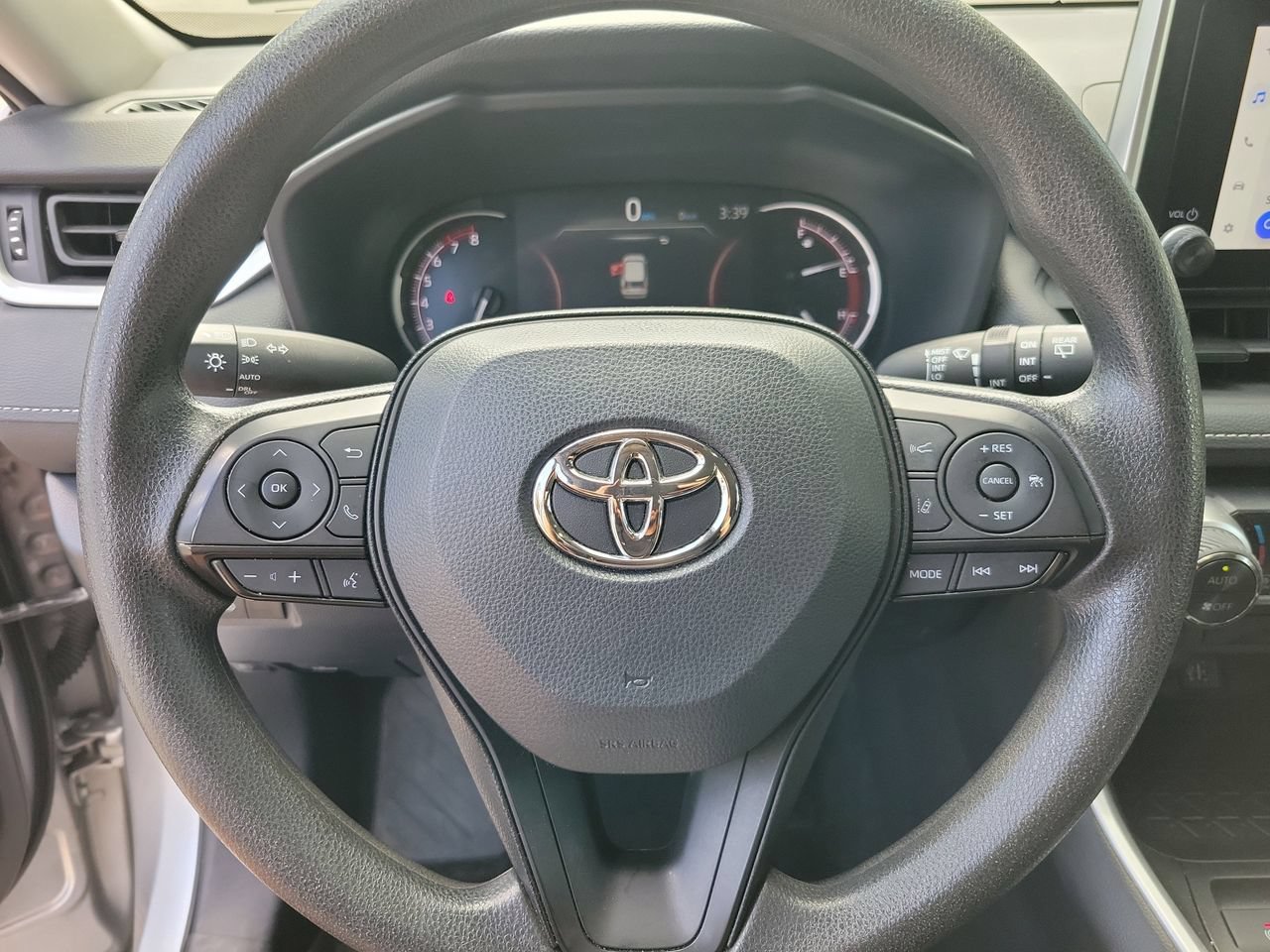 Used 2024 Toyota RAV4 XLE FWD image 18