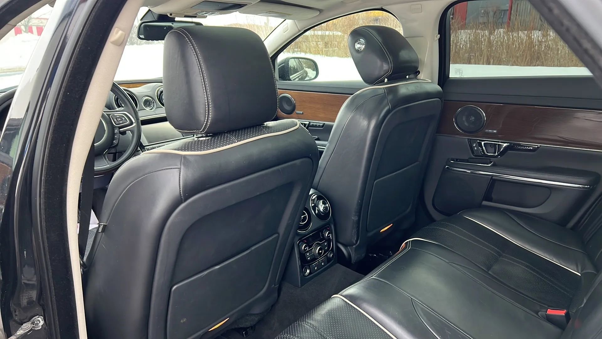 Used 2016 Jaguar XJ Supercharged RWD image 10