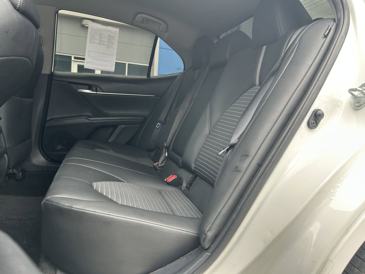 Used 2021 Toyota Camry SE image 14