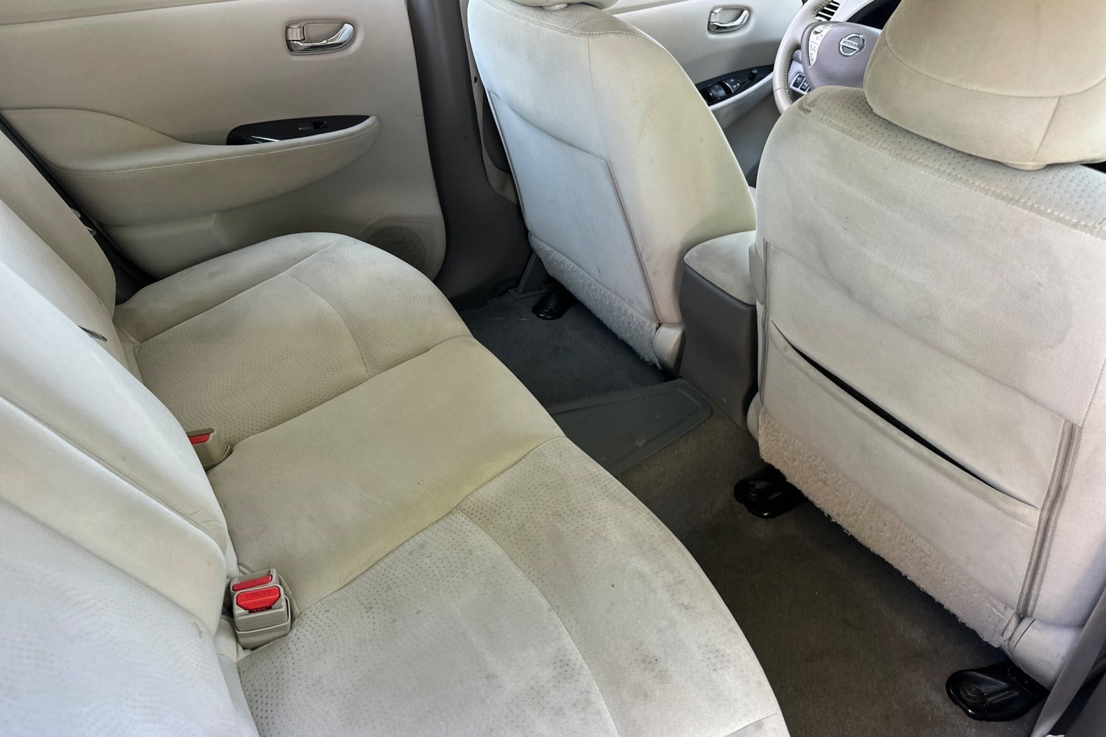Used 2013 Nissan Leaf SV w/ LED & Quick Charge Pkg FWD image 32