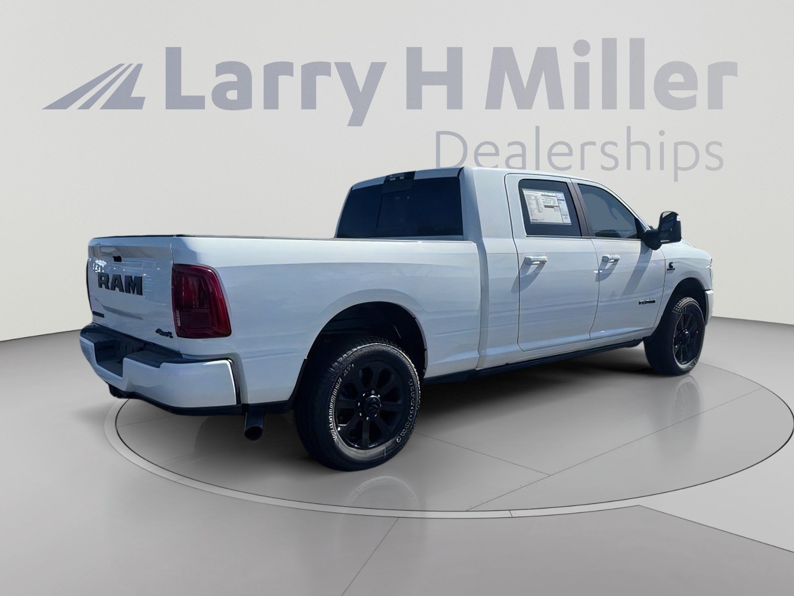 New 2026 RAM 2500 Laramie AWD/4WD image 5